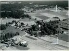 Flygfoto över Medåkers kyrka, Arboga.