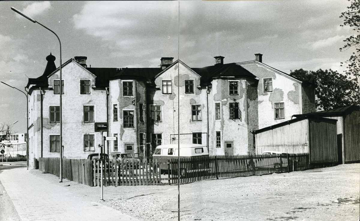 Västerås, Ängsgärdet, kv. Sågen.
Byggnad i korsningen Malmabergsgatan-Lokegatan.