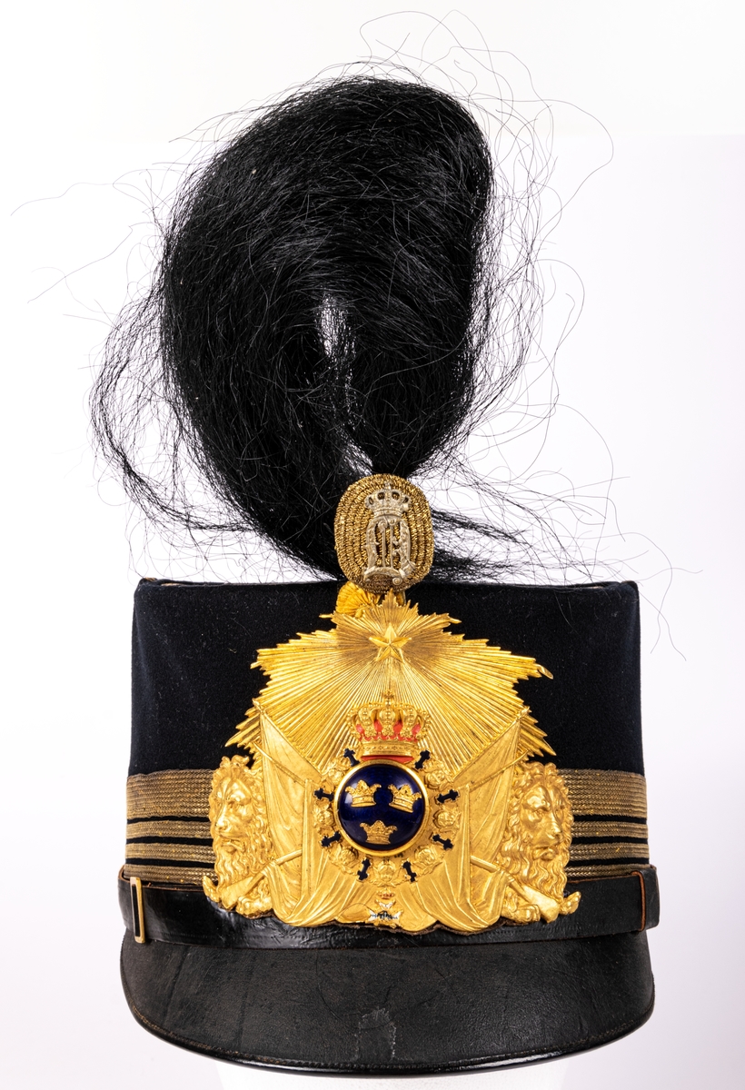 Uniformsmössa till översteuniform.
I ask.