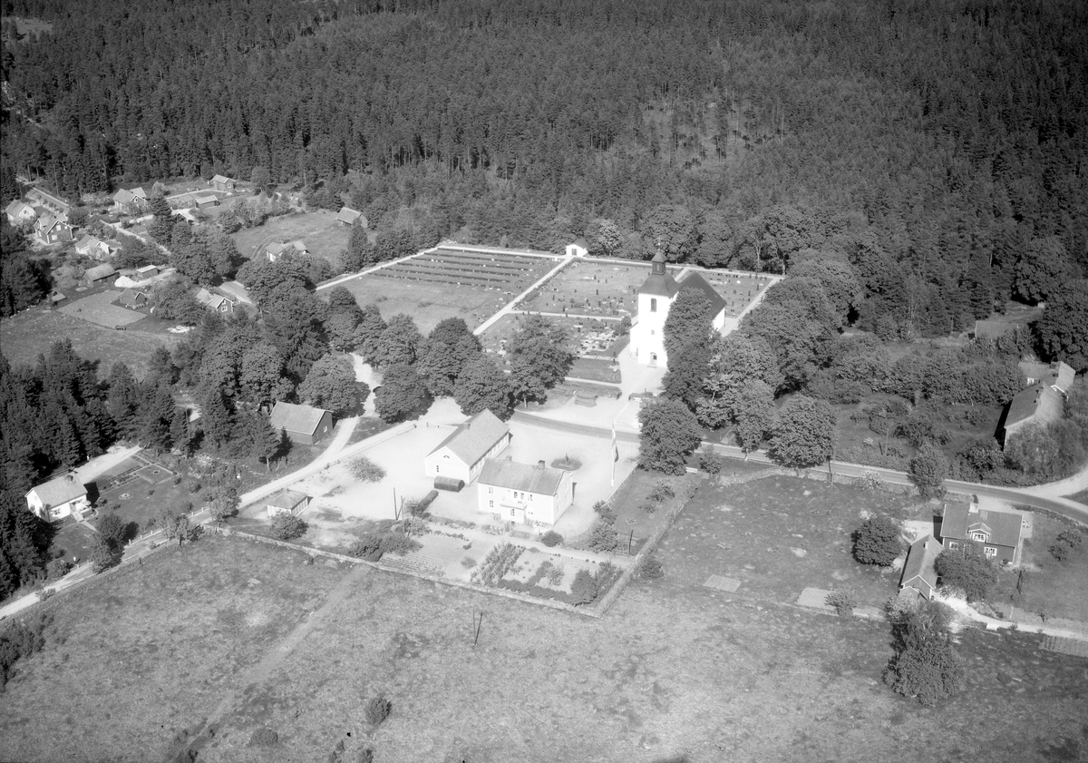 Plantyp-Enskeppig, Salkyrka, Kyrka