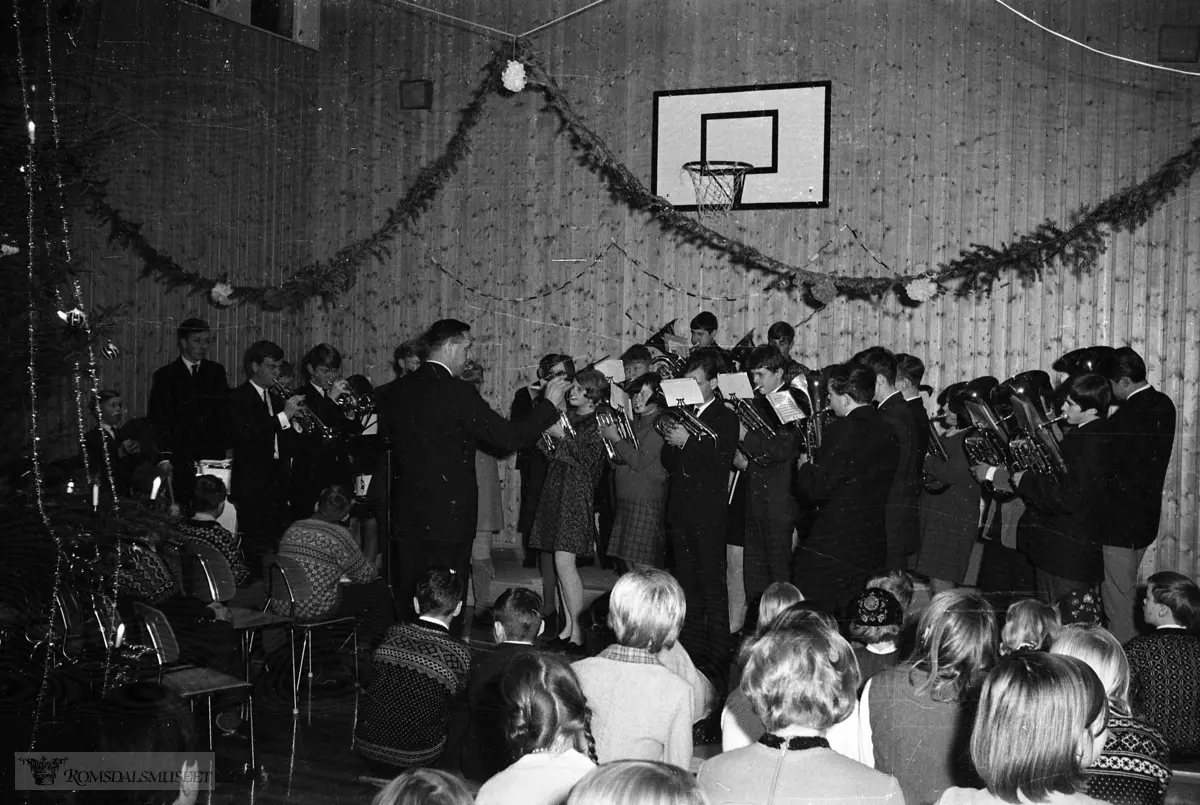 "Nyttår 1968"."Juletrefest (korpset)"