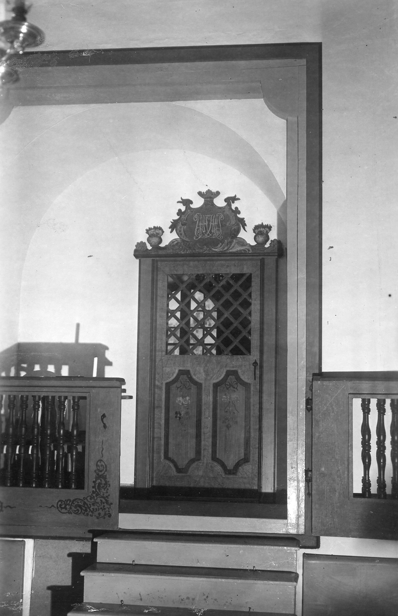 Abilds kyrka. Efter behandlingen 1953 av konservator Thorbjörn Engblad, Alingsås.