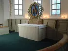 Koret i Hamneda kyrka. Altaruppsats efter konservering.