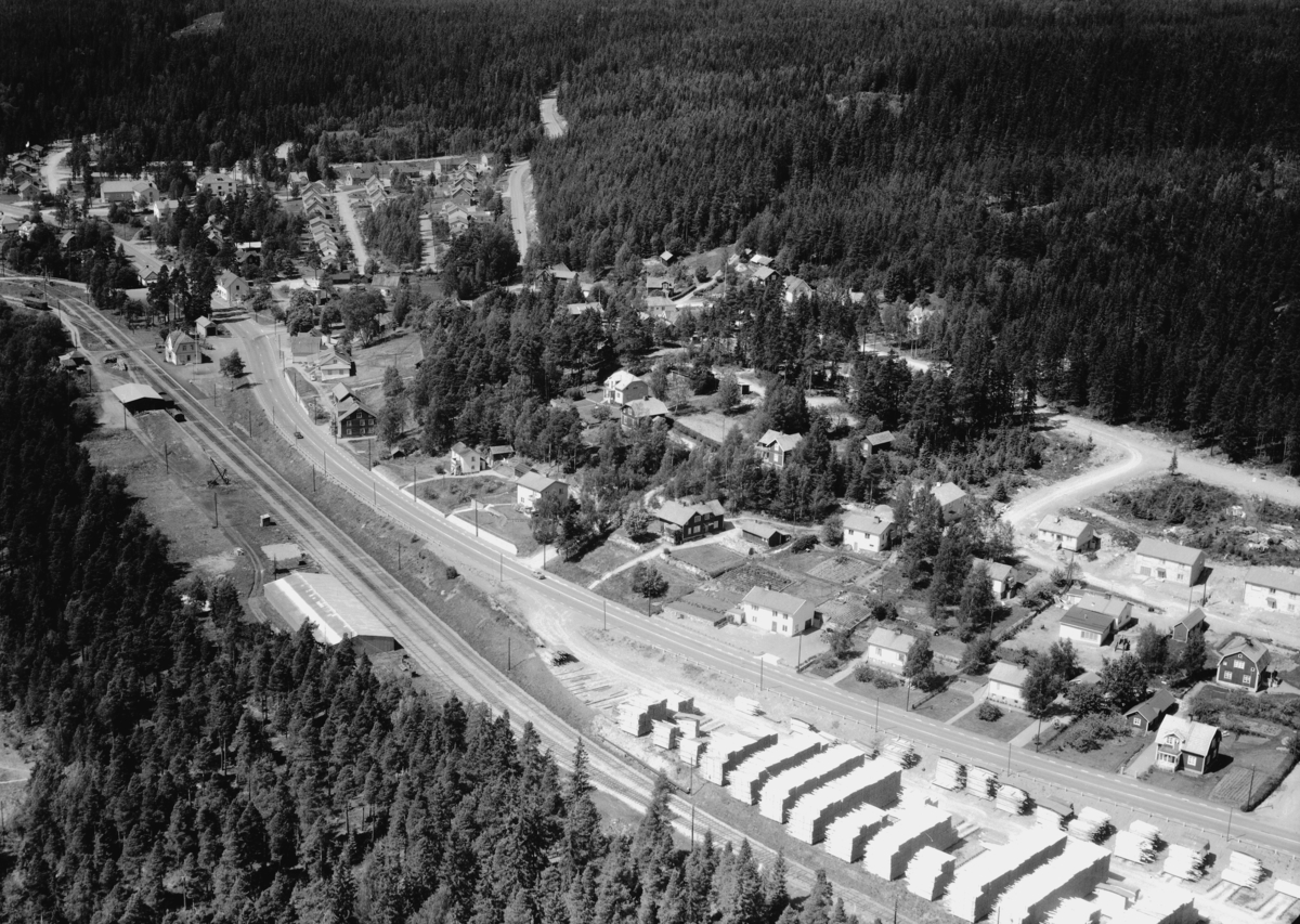 Flygfoto över Bruzholm i Eksjö kommun, Jönköpings län. 767/1964