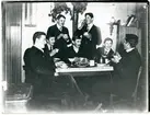 Romfartuna sn, Västerås.
Tomta lantbruksskola, 1911. En grupp män dricker kaffe med dopp.