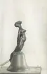 Skulptur av John Runer. Ringklocka 