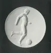 Skulptur av John Runer. Fotbollspelare 1923.