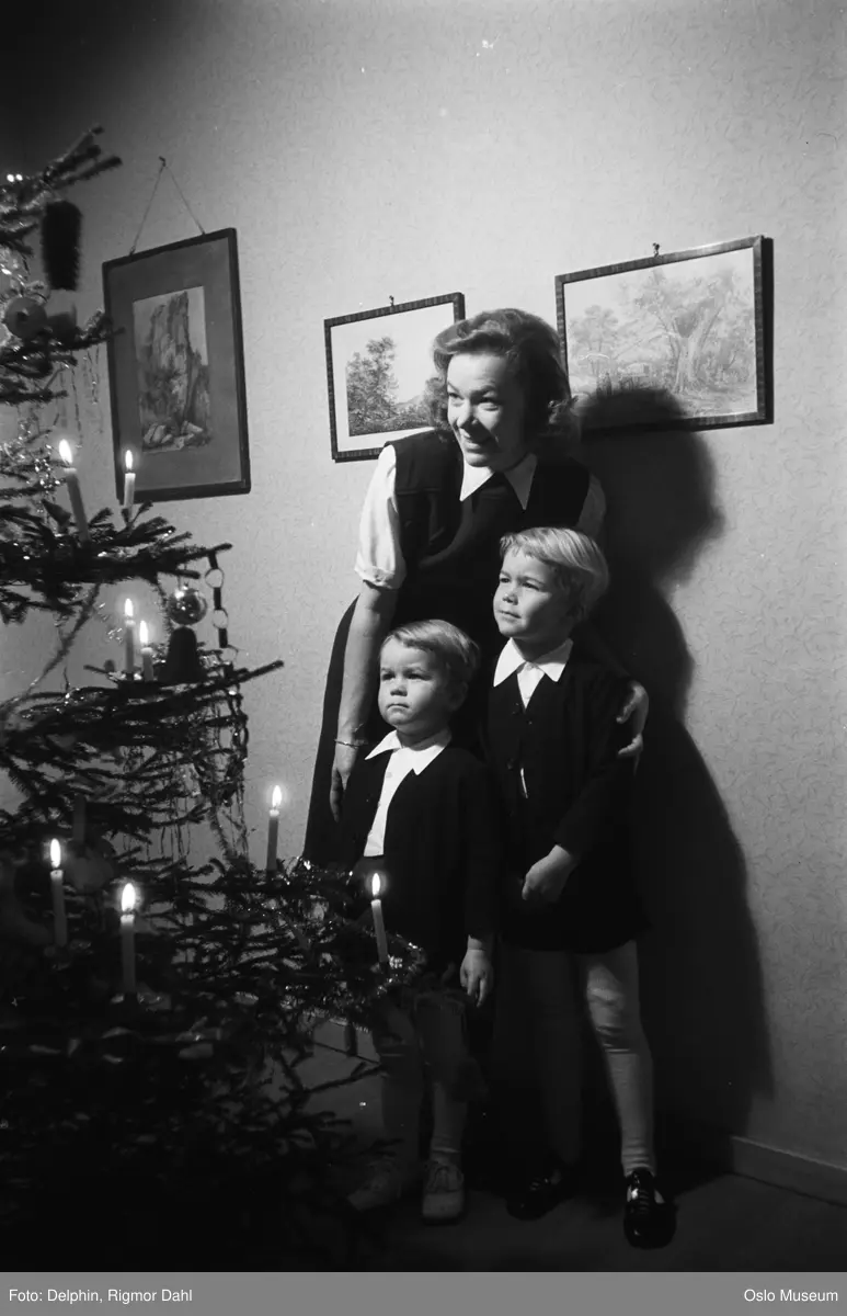 bolig, interiør, stue, kvinne, skuespillerinne, gutter, juletre