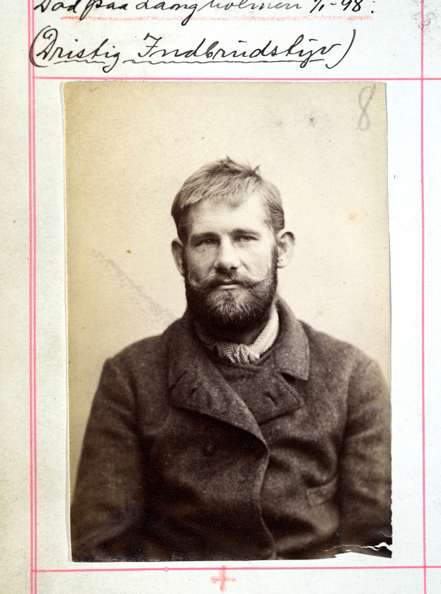 Registreringsfoto fra Midt-Norge fra perioden 1903-1922.