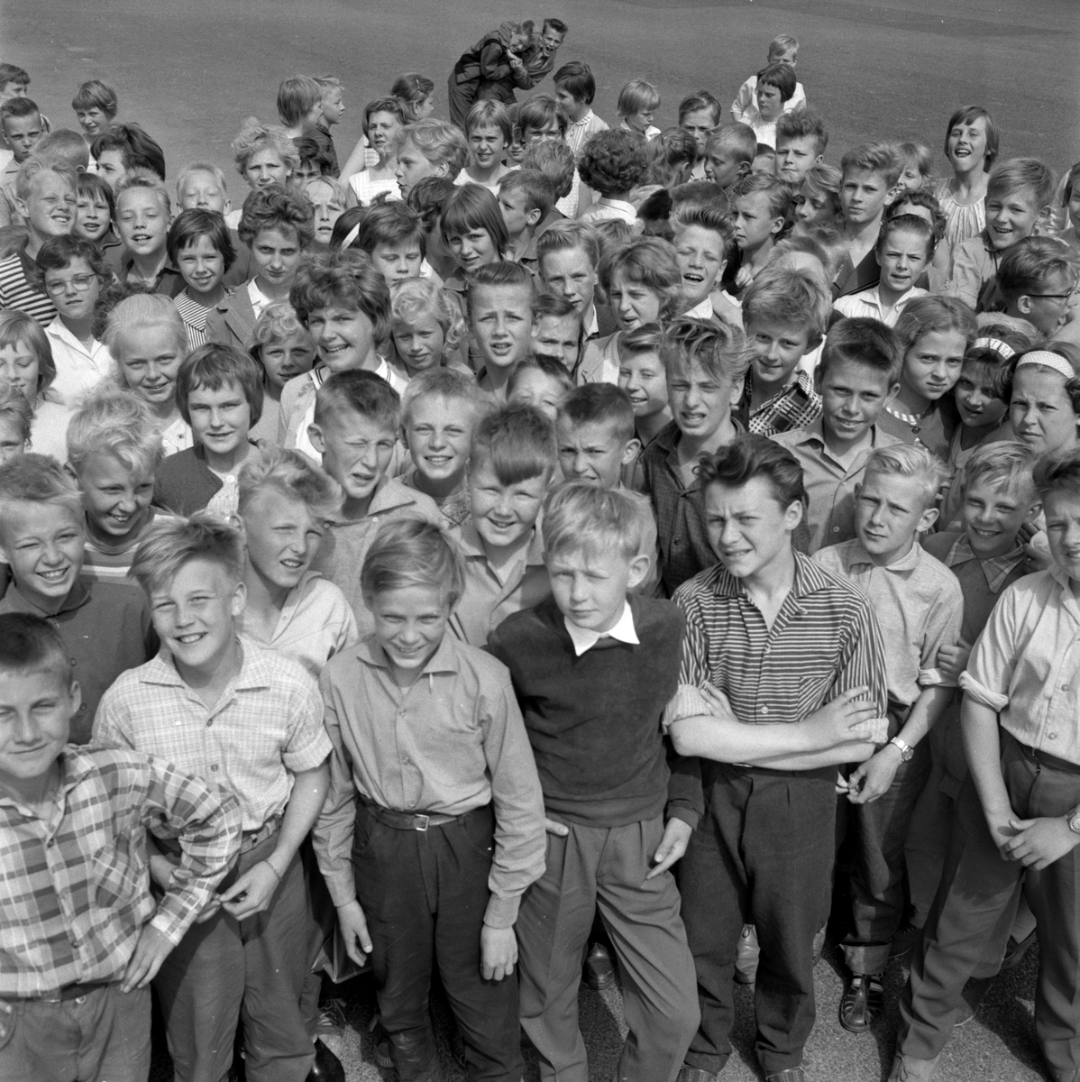 Skolpoliser. 
9 juni 1959.