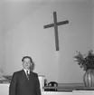 Jordbrukare bygger egen kyrka. 
15 juni 1959.