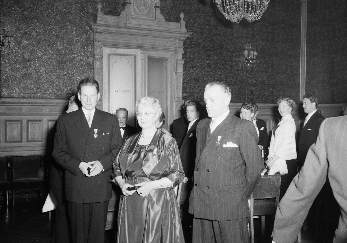 Medaljeutdeling for lang og tro tjeneste under R. Kjeldsbergs 100-års jubileumsfest