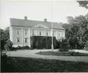 Skultuna sn, Västerås, Frövi.
Frövi gård. Gårdsfasaden, 1919.