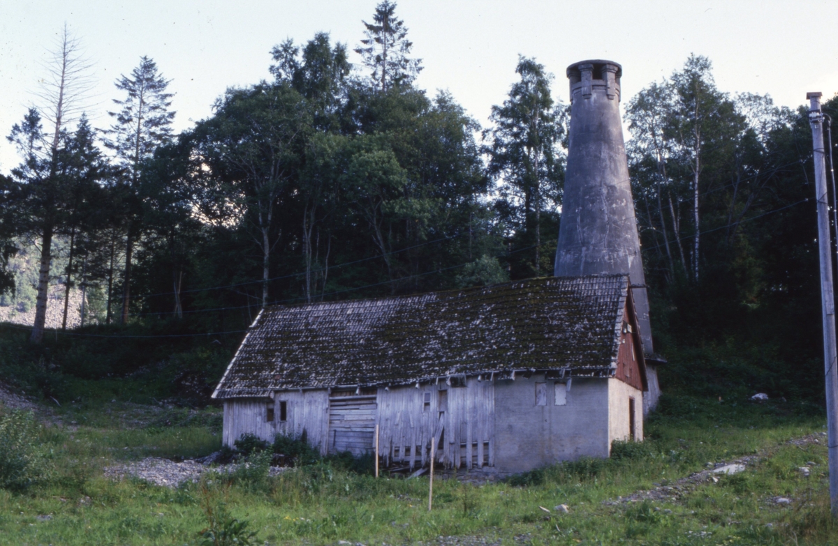 Dokumentasjonsbilder i serie av et gammelt bedriftsområde, Heinrich Schmidt's bedrift i Sykkylven.
