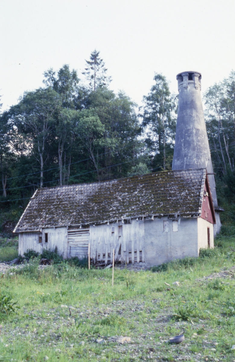 Dokumentasjonsbilder i serie av et gammelt bedriftsområde, Heinrich Schmidt's bedrift i Sykkylven.