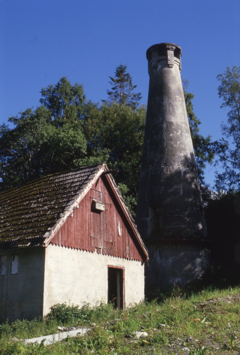 Dokumentasjonsbilder i serie av et gammelt bedriftsområde, Heinrich Schmidt's bedrift i Sykkylven.