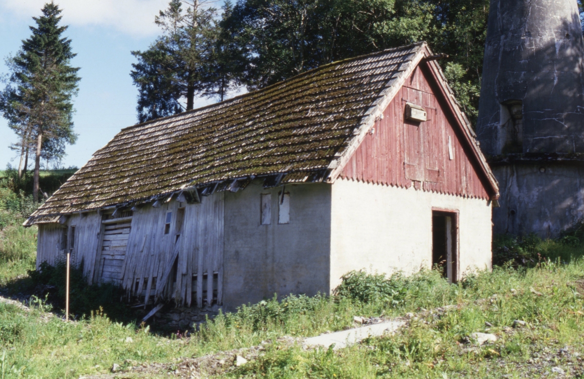 Dokumentasjonsbilder i serie av et gammelt bedriftsområde, Heinrich Schmidt's bedrift i Sykkylven.