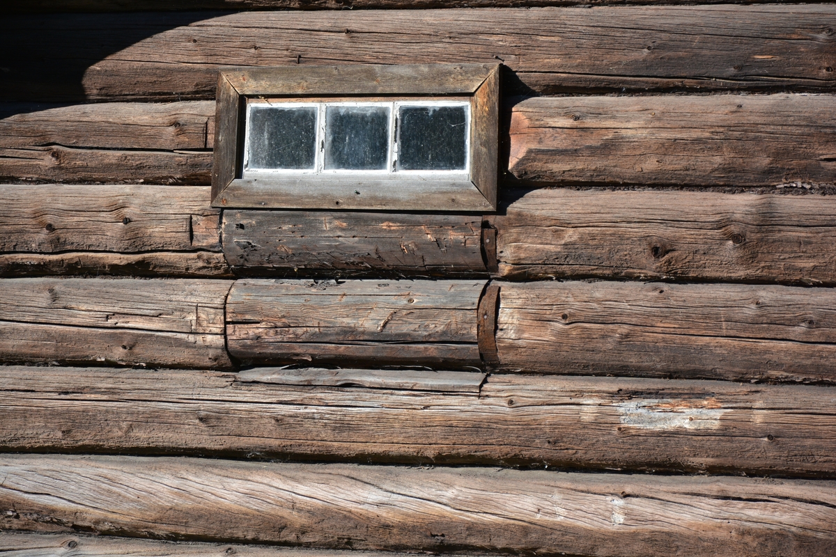 Rennsennselet-Tre-delt selstype med skøt, sel og mjølkebu.