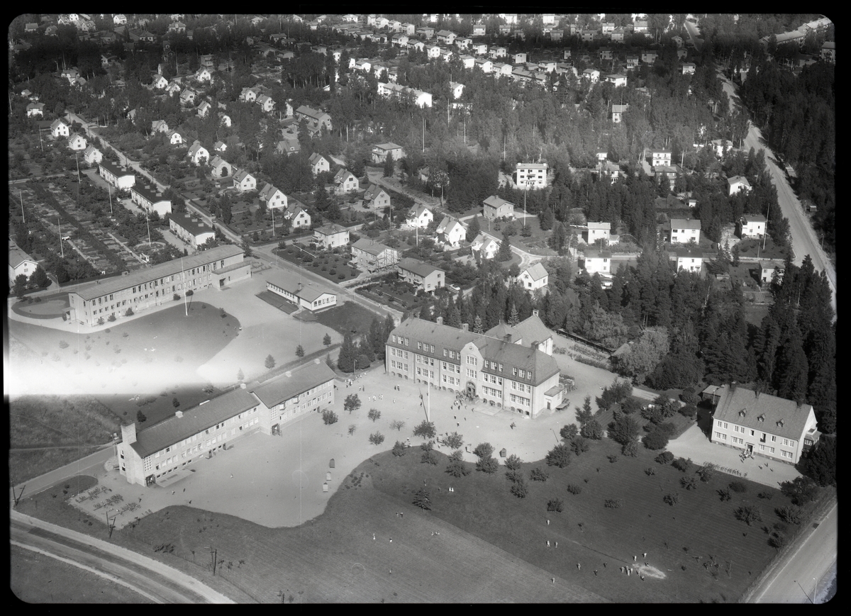 Flygfoto över skolcentrum, Risbroskolan, Fagersta.