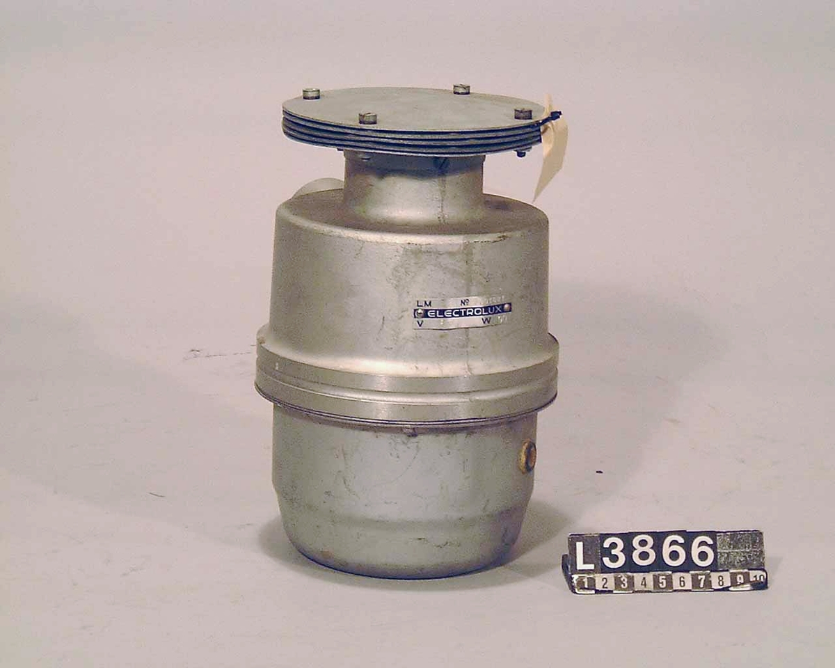 Fläkt för gengasgeneratorer. Fäkten är utförd i gråblank metall.