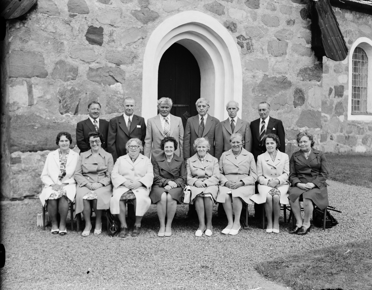 Grupporträtt - Konfirmationsjubileumsträff, Hökhuvud socken, Uppland