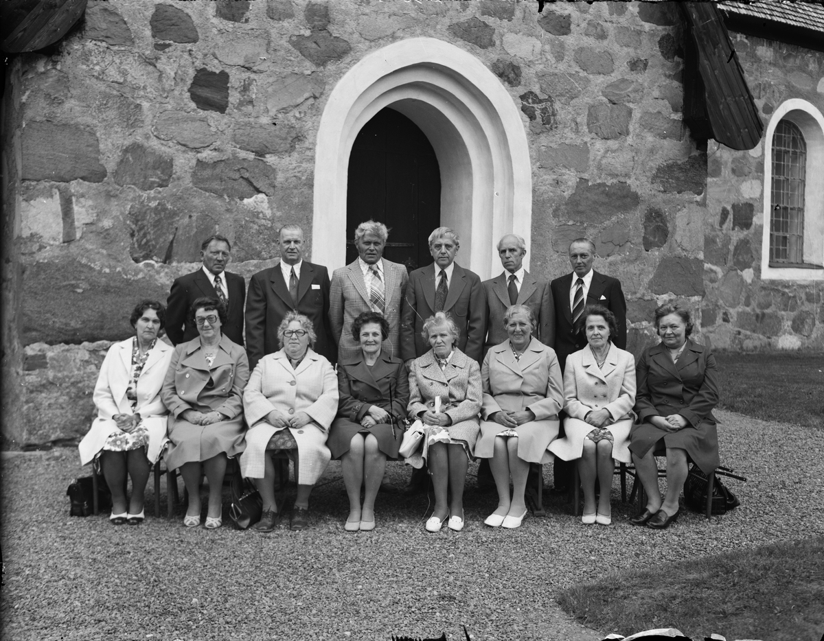 Grupporträtt - Konfirmationsjubileumsträff, Hökhuvud socken, Uppland