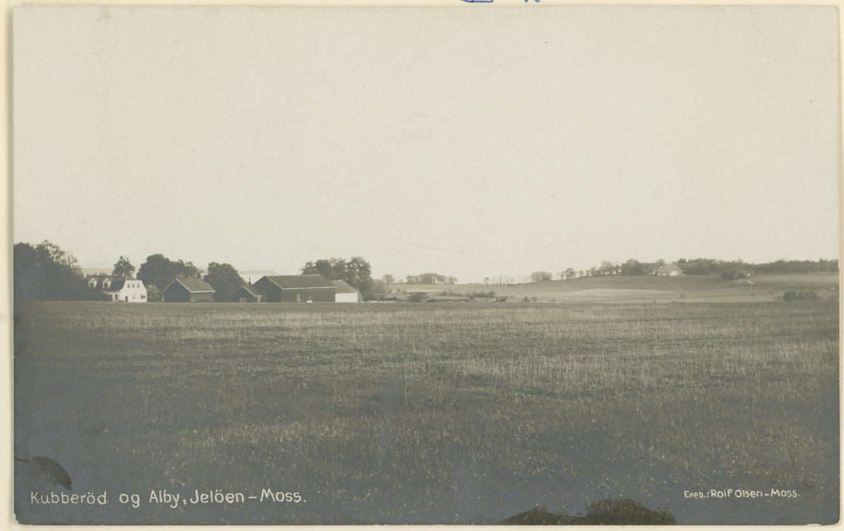 Jeløy: Kubberød og Alby.
Postkort, foto ca. 1915.

Tekst på bildet: "Kubberöd og Alby, Jelöen - Moss". "Eneb.: Rolf Olsen - Moss."