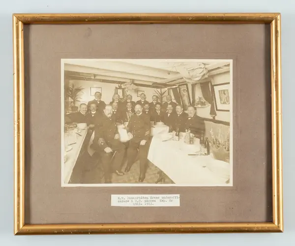 H.M. Pansarbåten Ärans underofficerare i U.O. mässen Exp år 