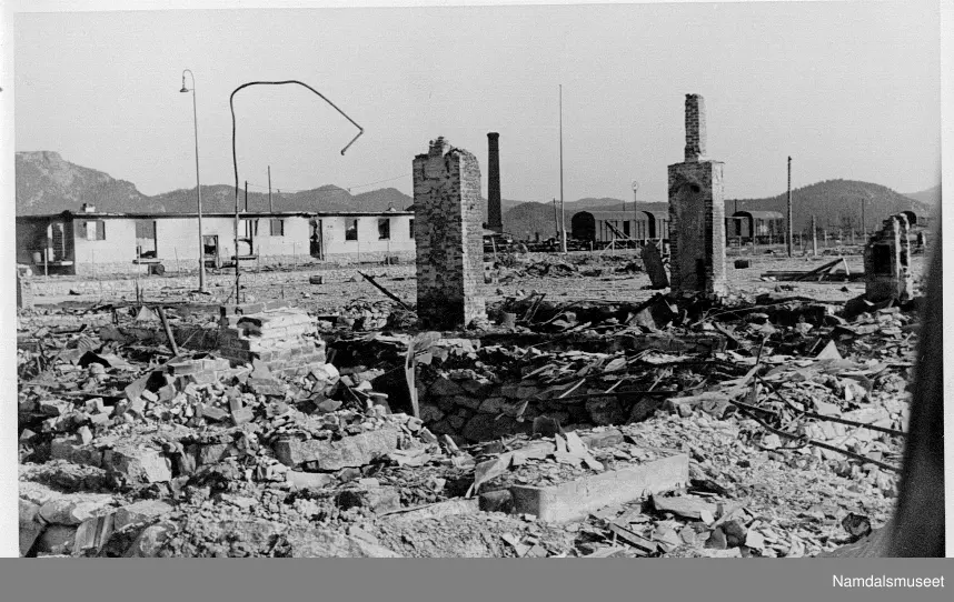 Etter bombingen av Namsos.