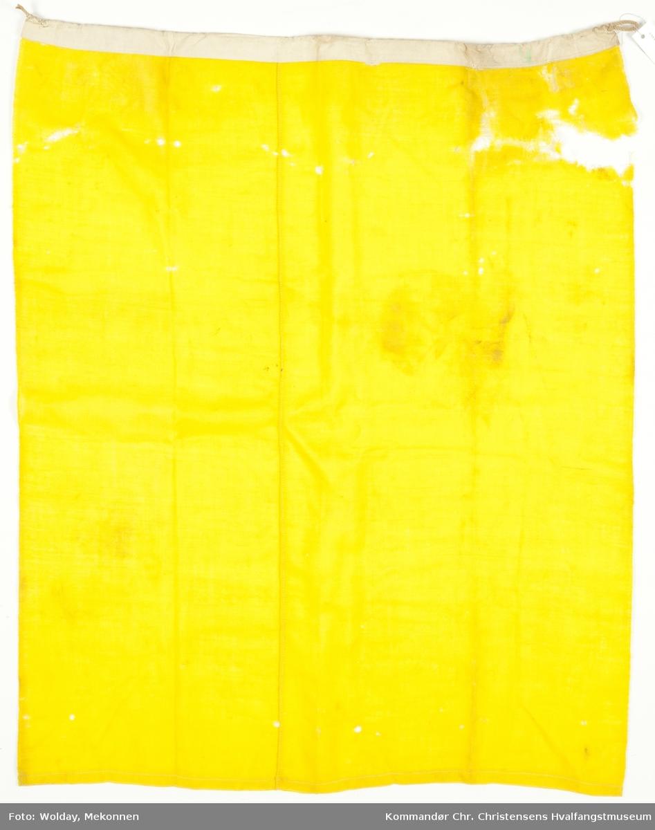 Gult flagg brukt som signalflagg for å varsle om smitte ombord