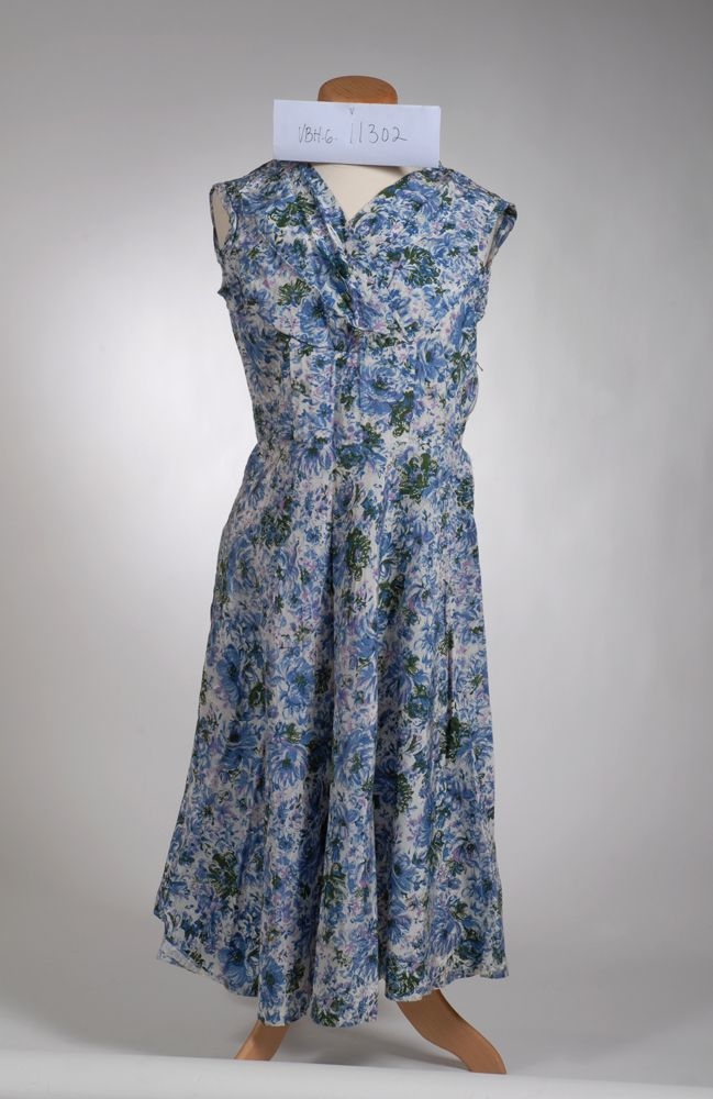 Blomstret sommerkjole uten arm