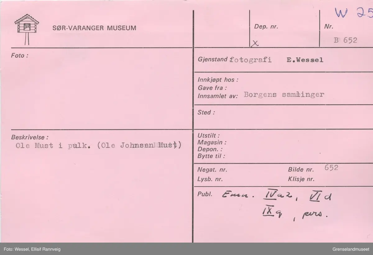 Ole Johnsen Must med sin kjørerein og pulk ved mosekraken på Solheim, vinteren 1896