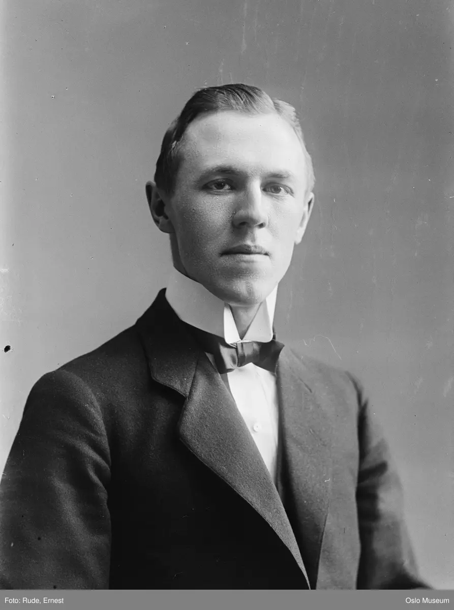 portrett, mann, bankfunksjonær, brystbilde