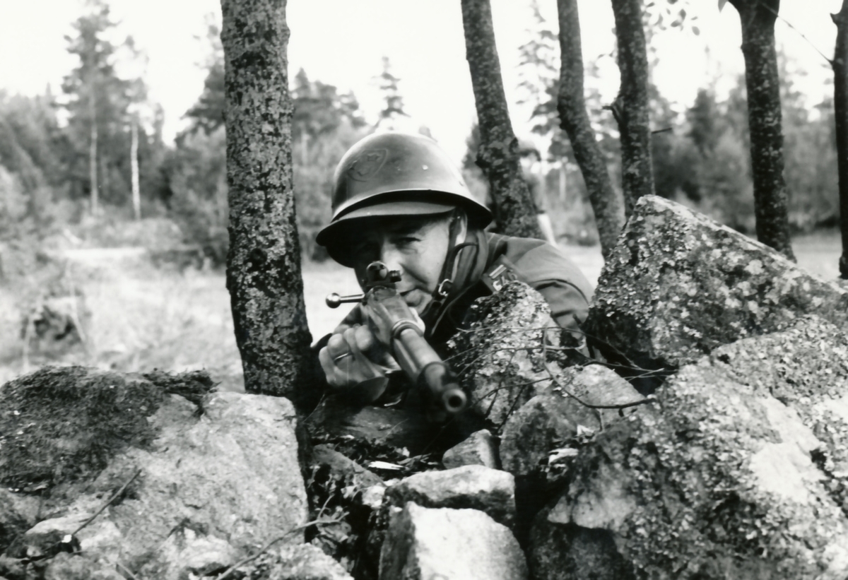 Rikshemvärnstävlingen 1967, sid 3

Från Stn 1.

Bild 1. Lag 33 från Fo 46

Bild 2.  Lag 33 från Fo 46, K G Jansson.