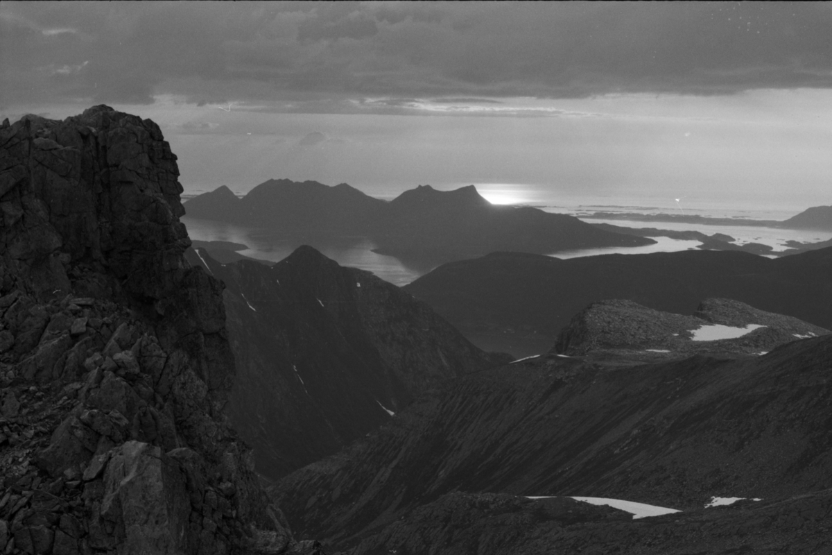 Meløya i bakgrunnen.1973