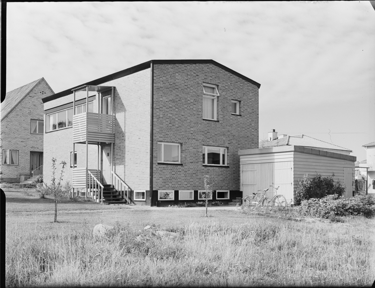 Villa Göth
Exteriör, huvudfasad, gavel, garage