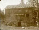 Rytterne sn, Västerås. Fiholm 1:1.
Visthusbod vid Fiholms säteri. 1915.