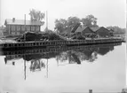 Skebäcks varv.
Örebro Nya Rederibolaget.
Två och en halvvånings bostadshus, tvåvånings byggnad med säteritak.