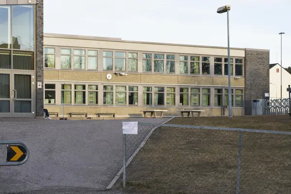 Stengt Sagdalen skole på Strømmen under koronanedstengningen