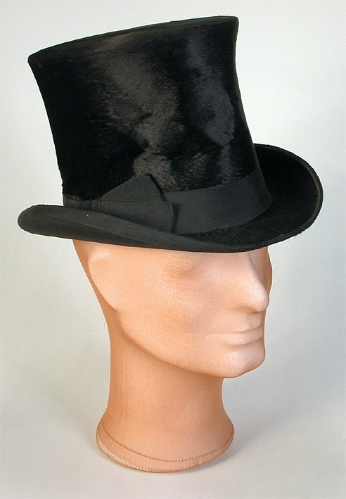 Anmärkning: Svart, ej fullt färdiggjord. Engelskt firmamärke i kullen samt " Knut Åberg, Karlstad " under detta.