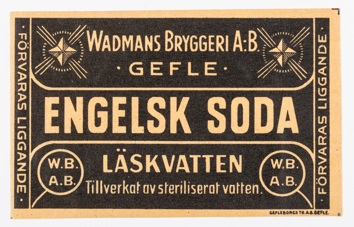 Etiketter. Rektangulära. Gult, svart "ENGELSK SODA WADMANS BRYGGERI A.-B GEFLE...." Tryckt vid "Gefleborgs Tr. A.B. GEFLE".