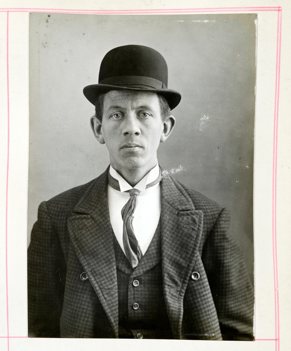 Registreringsfoto fra Midt-Norge fra perioden 1903-1922.