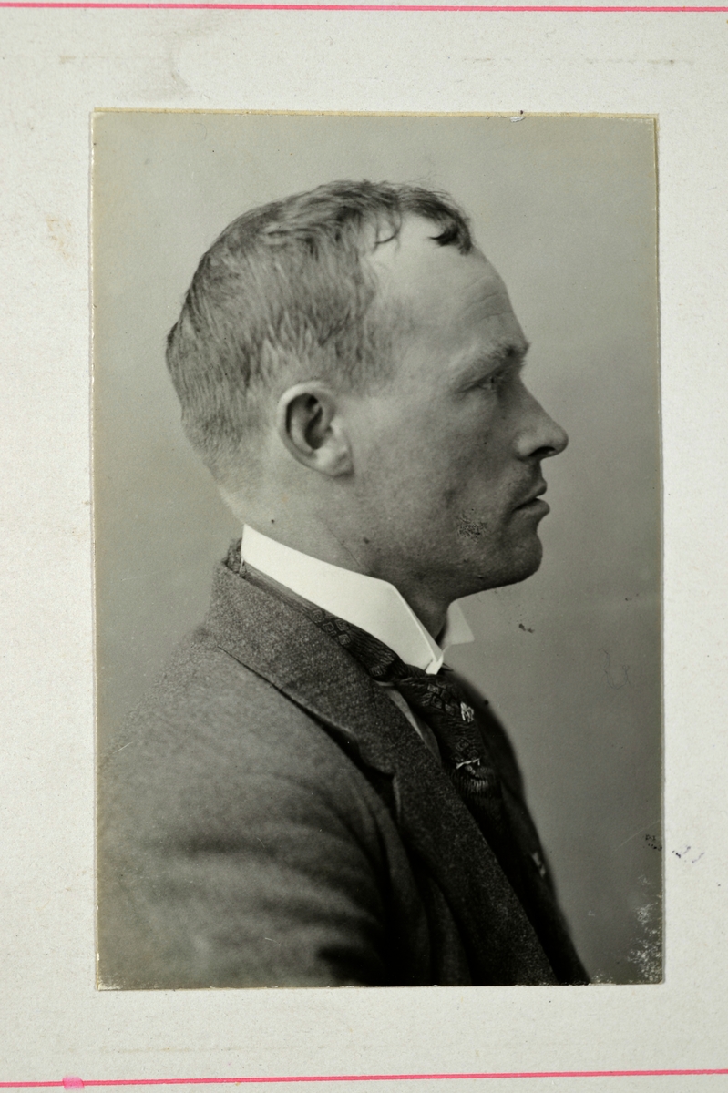 Registreringsfoto fra Midt-Norge fra perioden 1903-1922.