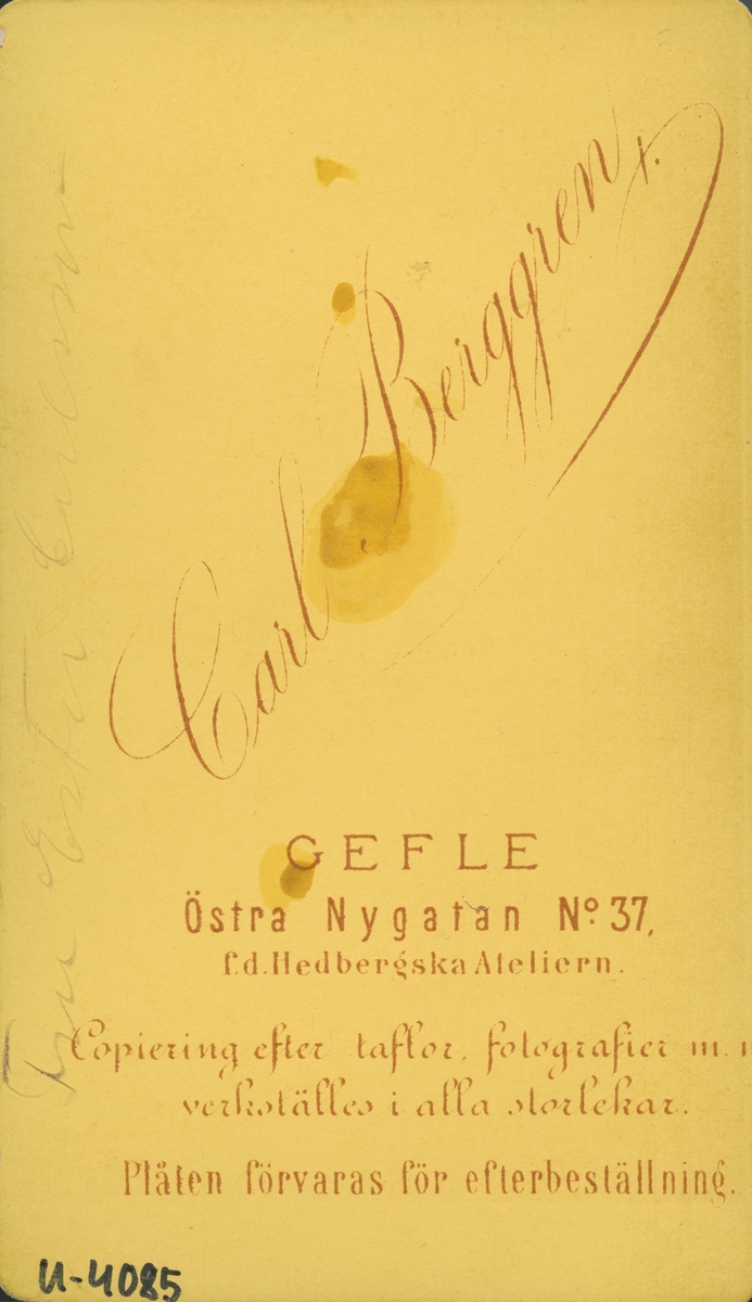 Fru Ester Carlsson.
