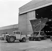 Varvet runt- en bildutställning
Förstäven till minfartyget, Älvsborg, under transport från Svetshallen till stapelbädden i Stora verkstadsbyggnaden 1969.