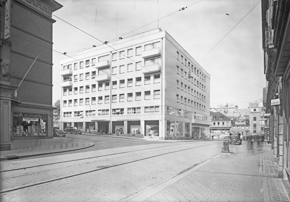 Strandgaten ved Kroepelienhuset og Berstadhuset