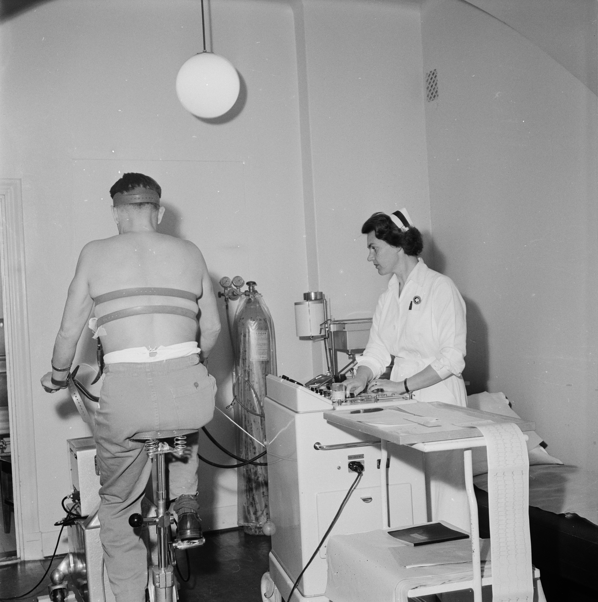 Akademiska sjukhuset, medicinska kliniken, "sockersjuka, fetma, gikt skall bjudas liten bricka", Uppsala, april 1959