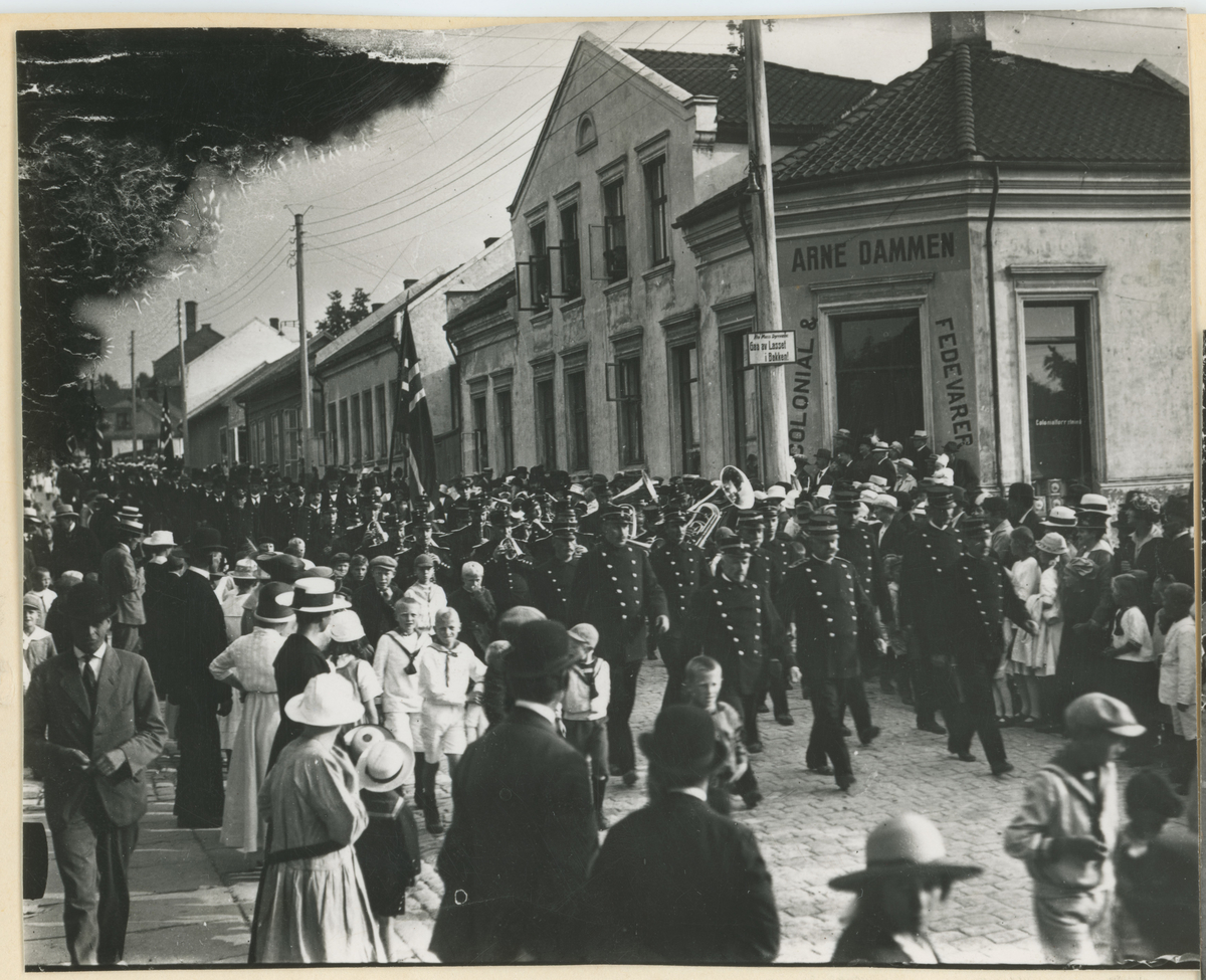 Turnstevne i Moss 1915. Tre bilder.

Bilde 1-2:
Kongens gt.

Bilde 3:
Dronningens gt.