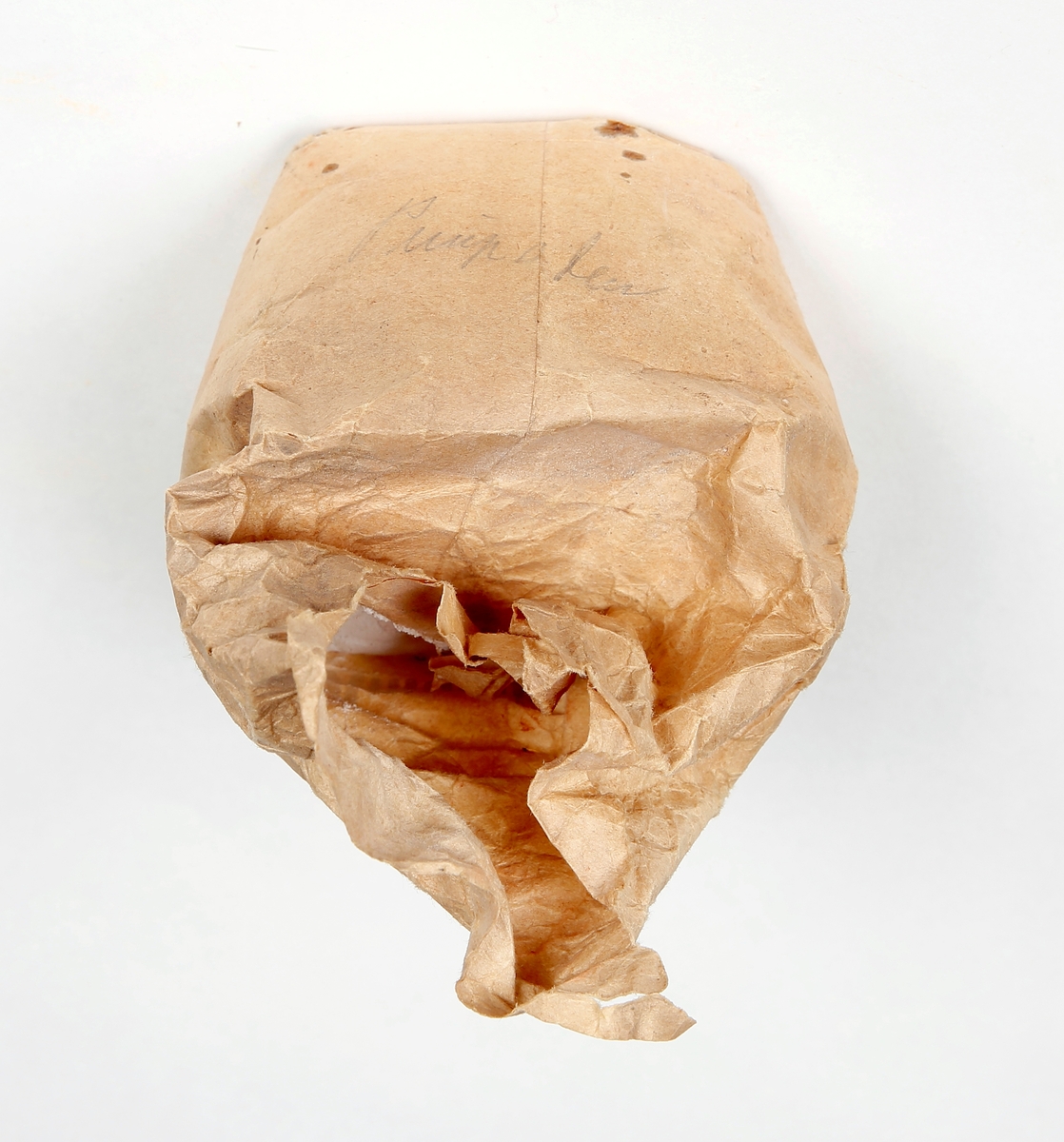 Slipepulver - pigmenter/fargestoff, borsyre, kritt, Bon Ami (skurepulver), sæbe, pigment-pulver (?).