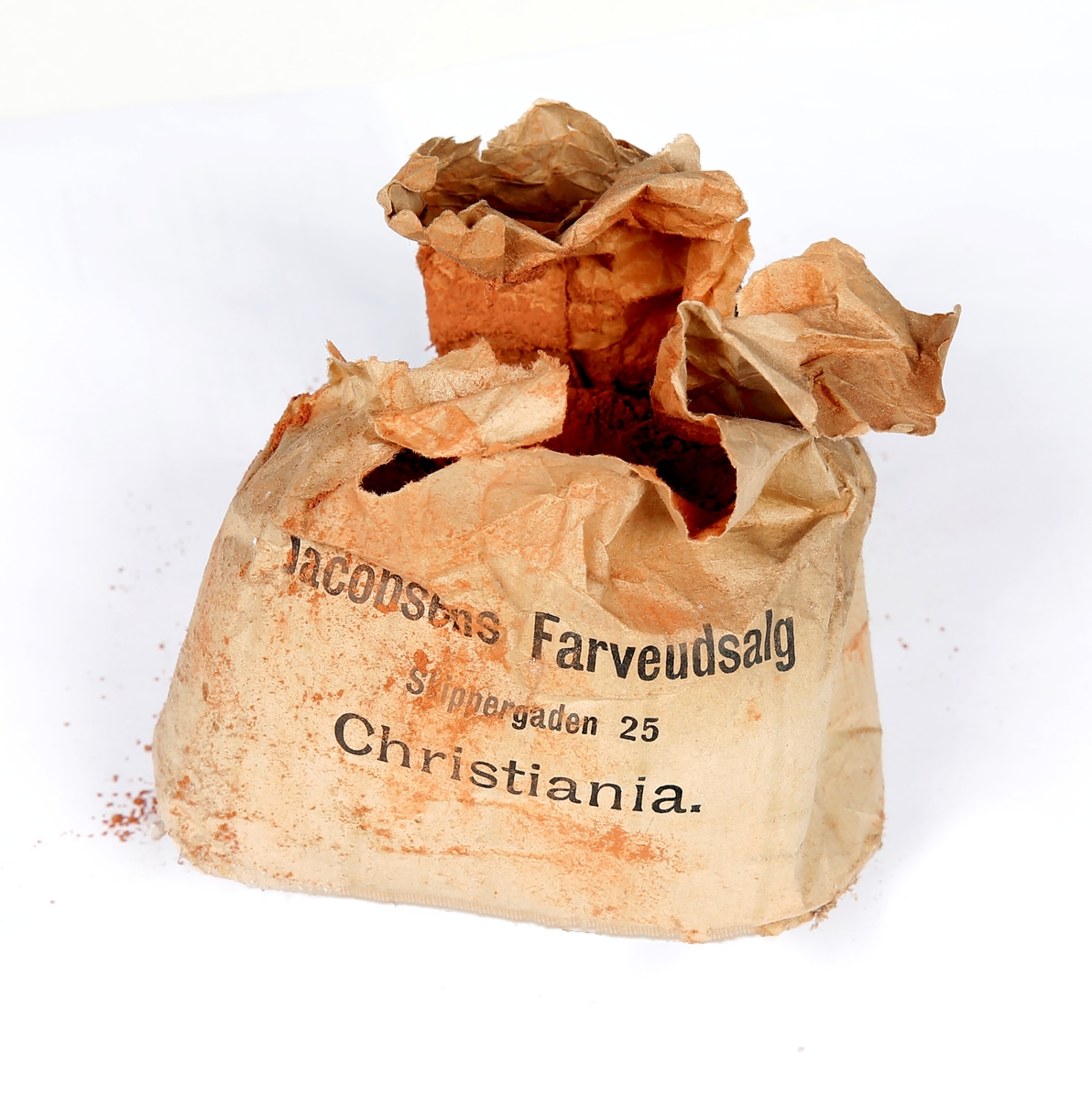 Slipepulver - pigmenter/fargestoff, borsyre, kritt, Bon Ami (skurepulver), sæbe, pigment-pulver (?).